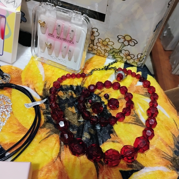 Pink Hair Clips Set - Picture 4 of 10